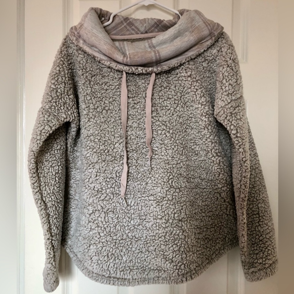 Maurices Cowl Neckline Sherpa Women’s Pullover, Size Large